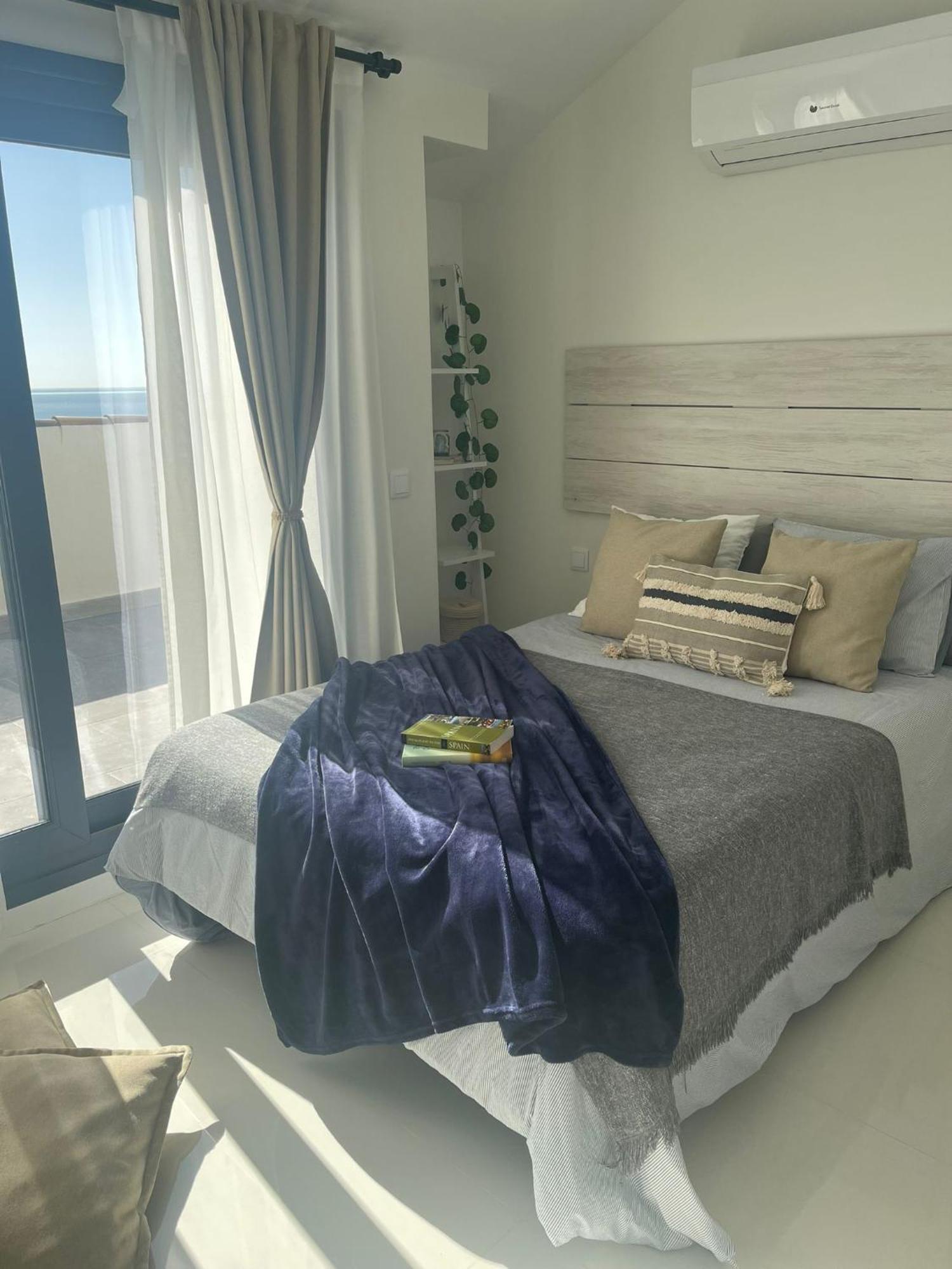 Precioso Atico, Nuevo, A 50M De La Playa, Manilvaアパートメント エクステリア 写真